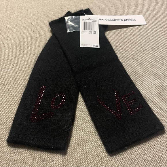 NWT The Cashmere Project Black LOVE Rhinestone Cashmere Fingerless Gloves - Picture 3 of 9